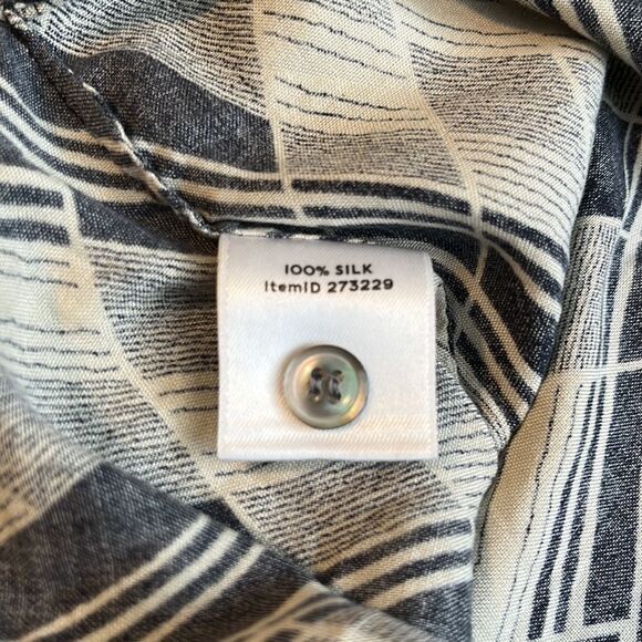 L.L.Bean womens blouse 6P 100% silk black label artsy chest pockets button cuff - Picture 4 of 7